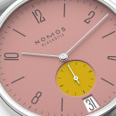 NOMOS Glashütte Tangente 38 Datum Bubblegum  - Bild 4